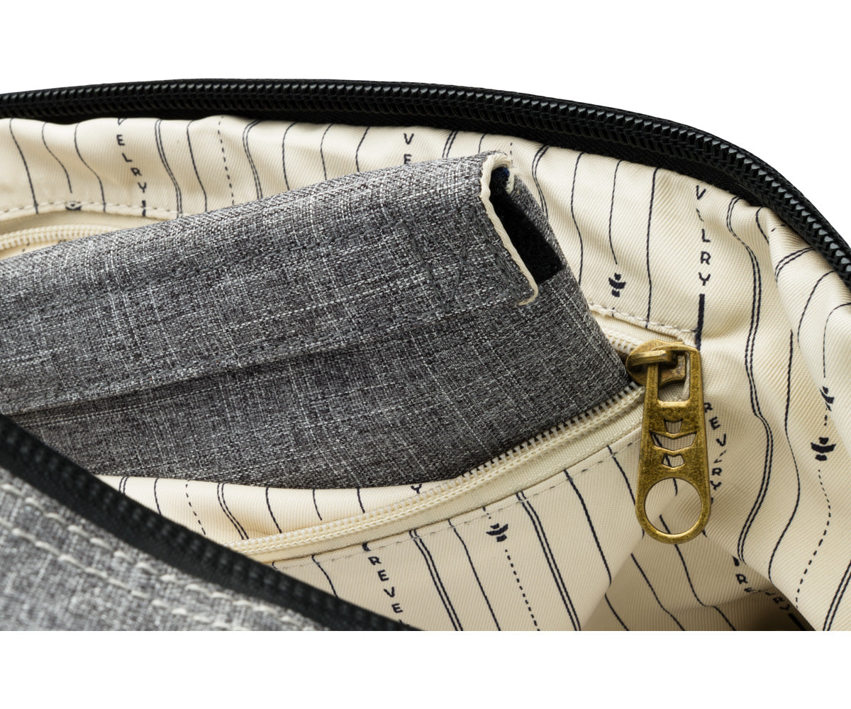 Revelry Supply The Continental Large Duffle Black product image 2